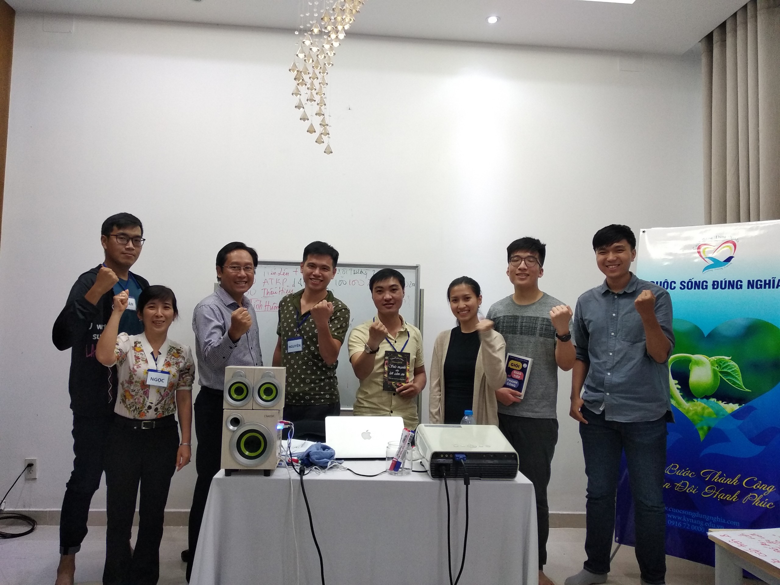 Đào tạo Kỹ Năng Giao Tiếp – Thuyết Trình tại TP Hồ Chí Minh Đào tạo Kỹ Năng Giao Tiếp – Thuyết Trình tại TP Hồ Chí Minh